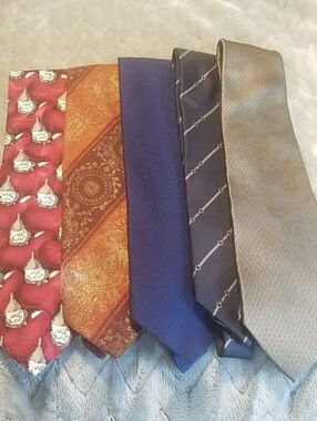 5 MENS TIES, Some Vintage, 1 (At Least) 100% Silk, Diff. Shapes & Widths EUC T#1